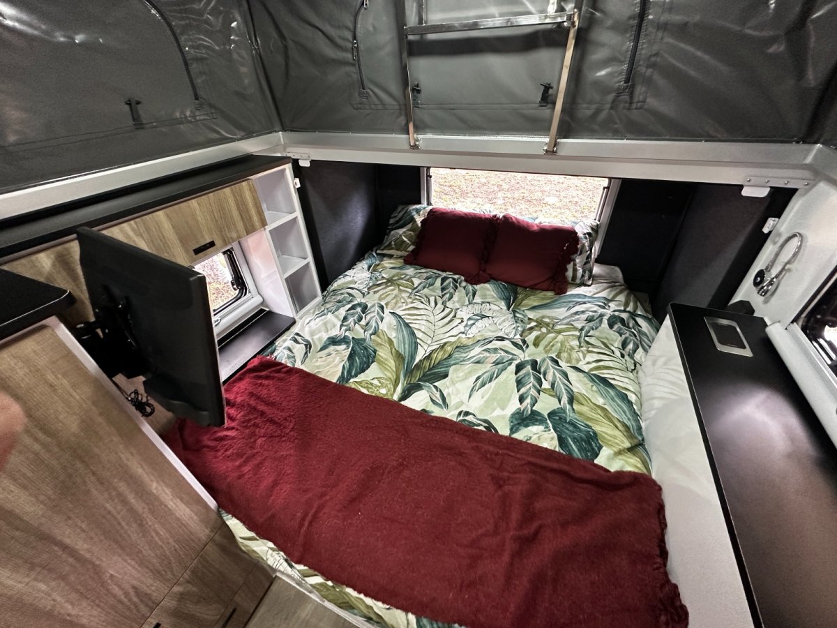 Southern Cross Caravans SC13 Double Bunk Angle