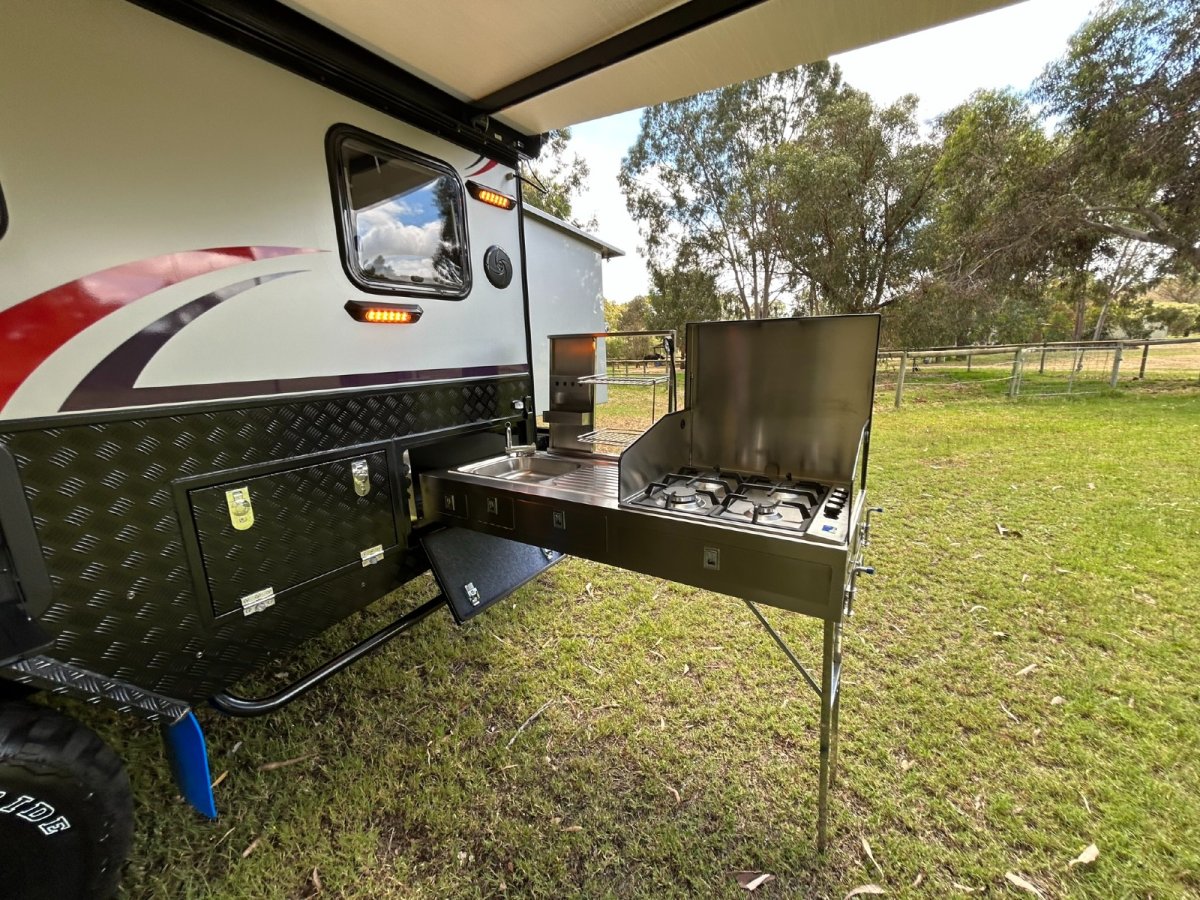 Southern Cross Caravans SC15 Electric Roof photo 4 of 6
