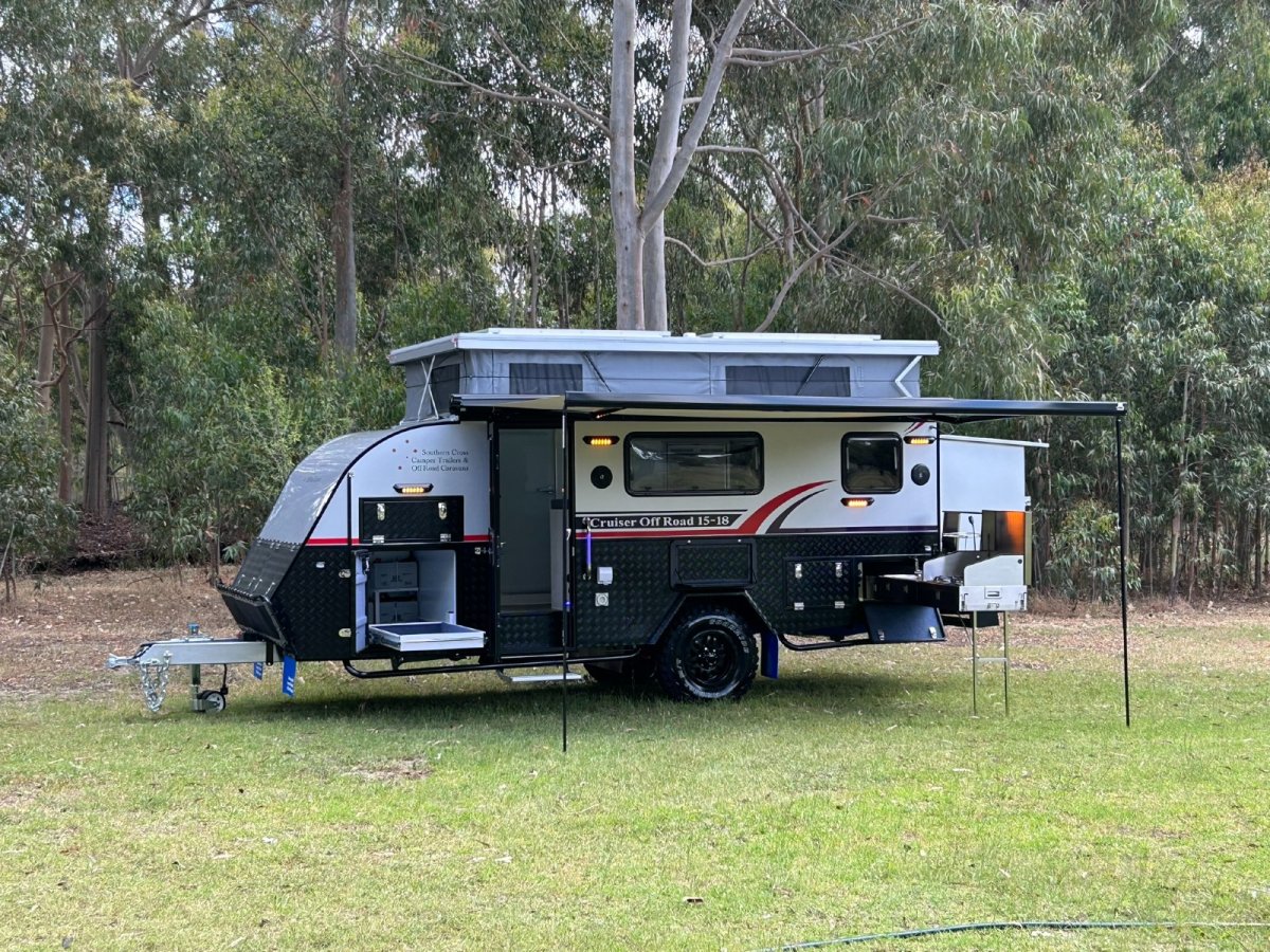 Southern Cross Caravans SC15 Electric Roof photo 6 of 6