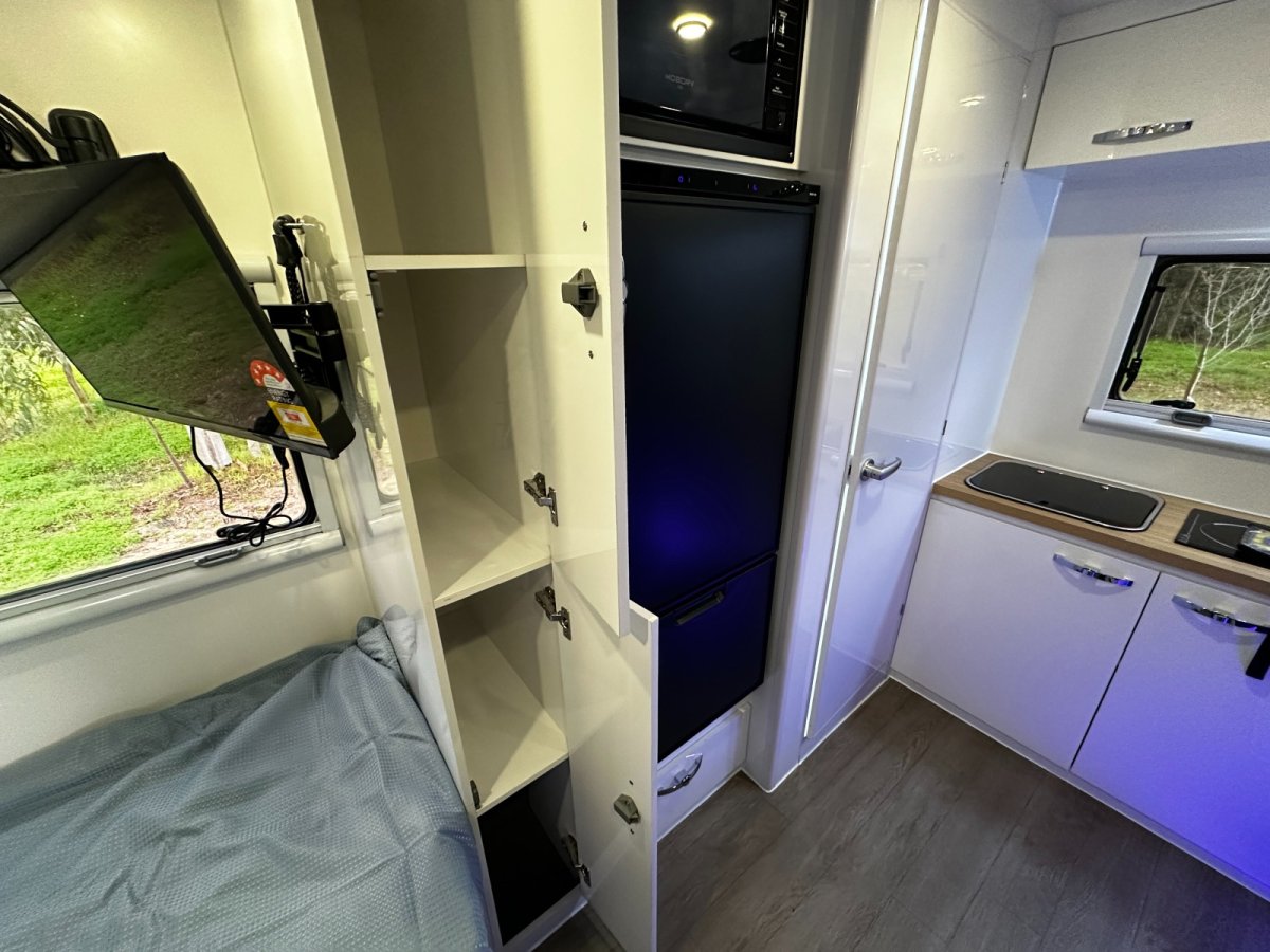 Southern Cross Caravans SCF13 Pardoo Singles photo 3 of 6