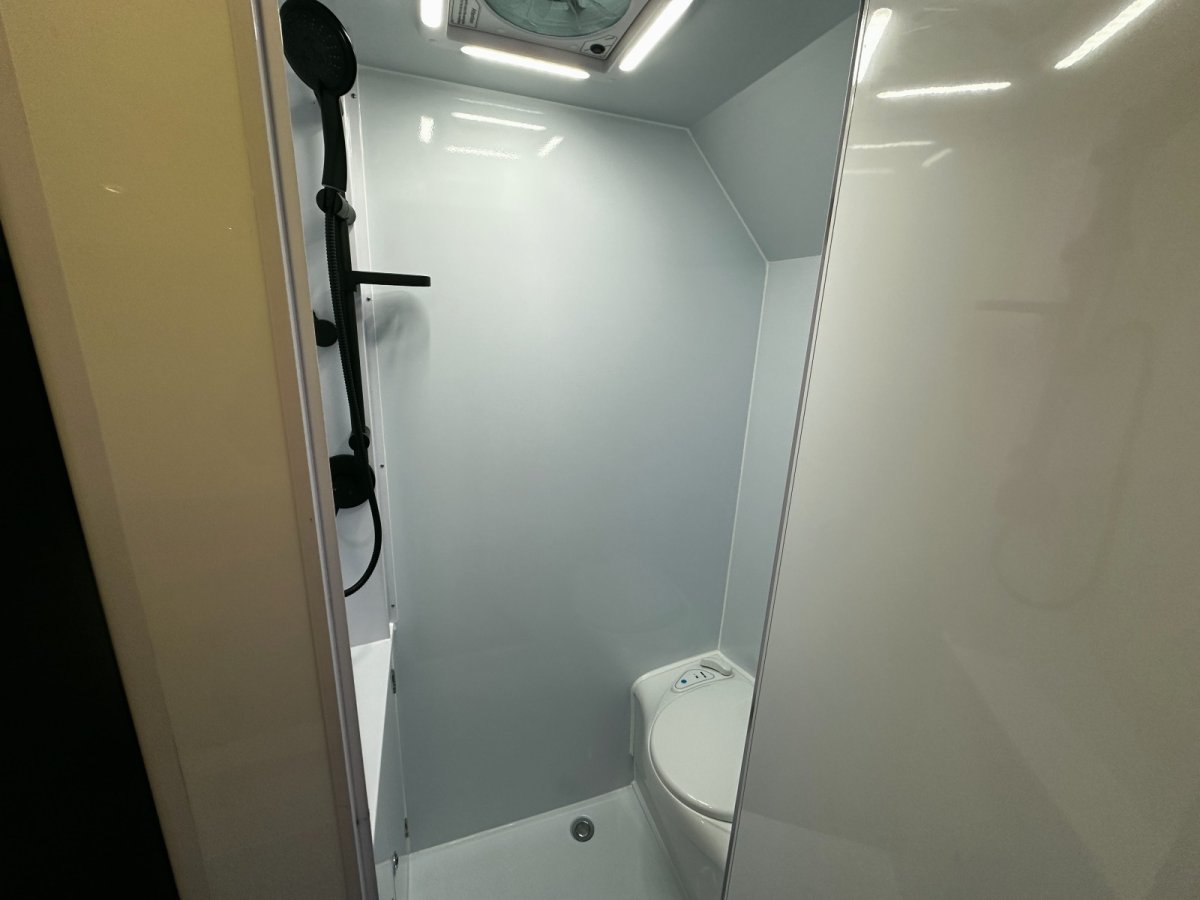 Southern Cross Caravans SCF13 Pardoo Singles photo 5 of 6