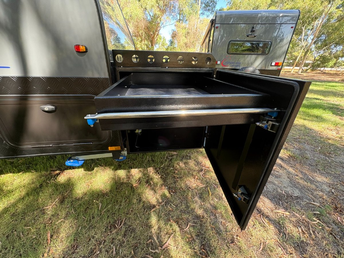 Southern Cross Caravans SCF22C Overlander Club photo 3 of 6