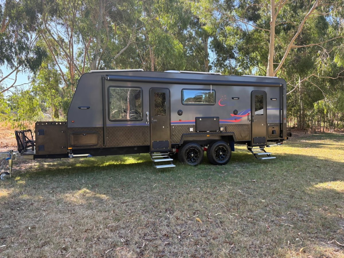 Southern Cross Caravans SCF22F Overlander Bunks