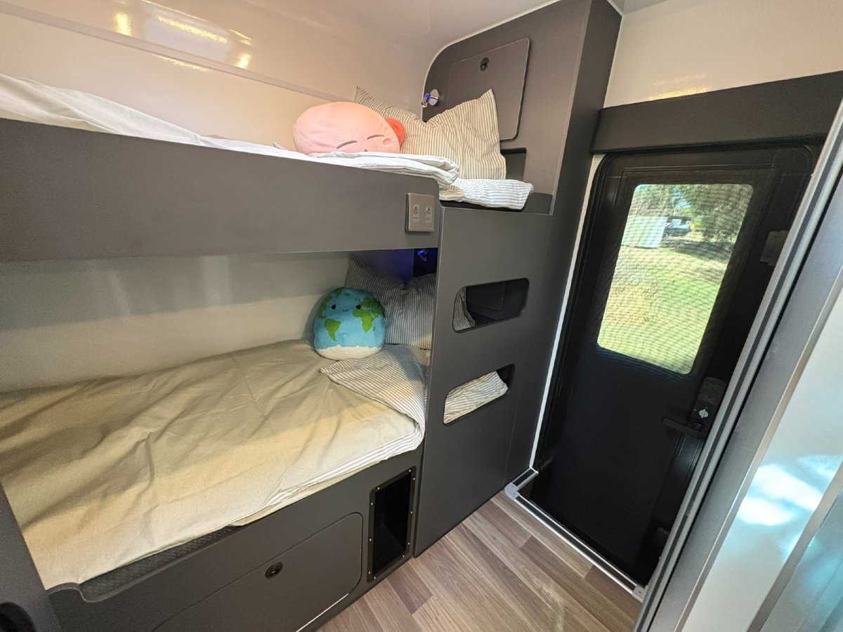 Southern Cross Caravans SCF22F Overlander Bunks photo 3 of 6