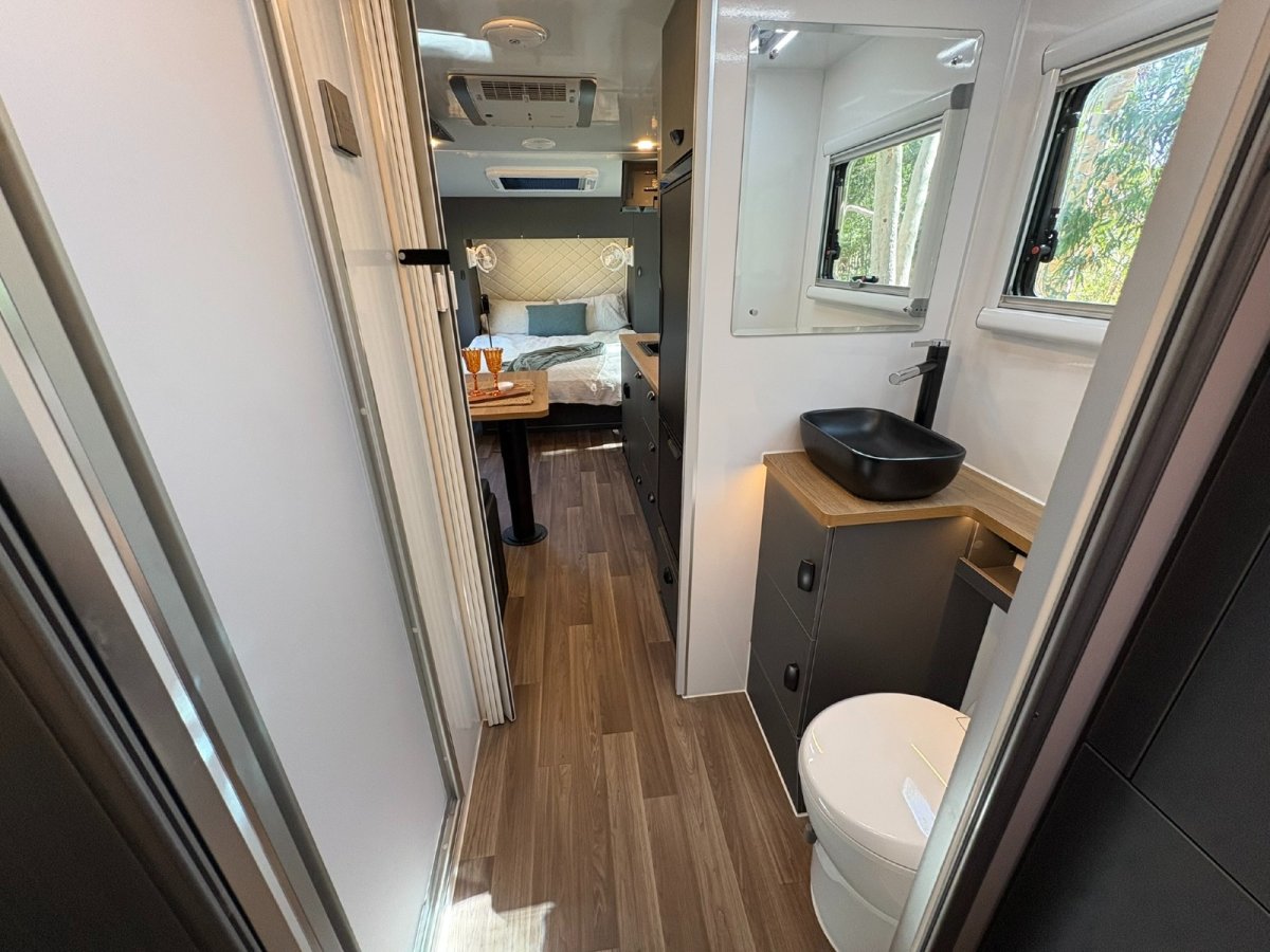 Southern Cross Caravans SCF22F Overlander Bunks photo 6 of 6