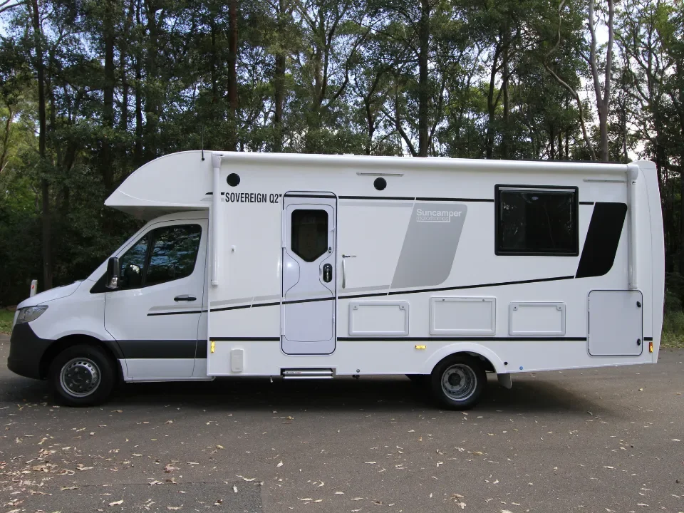 Suncamper Motorhomes Sovereign Q-2