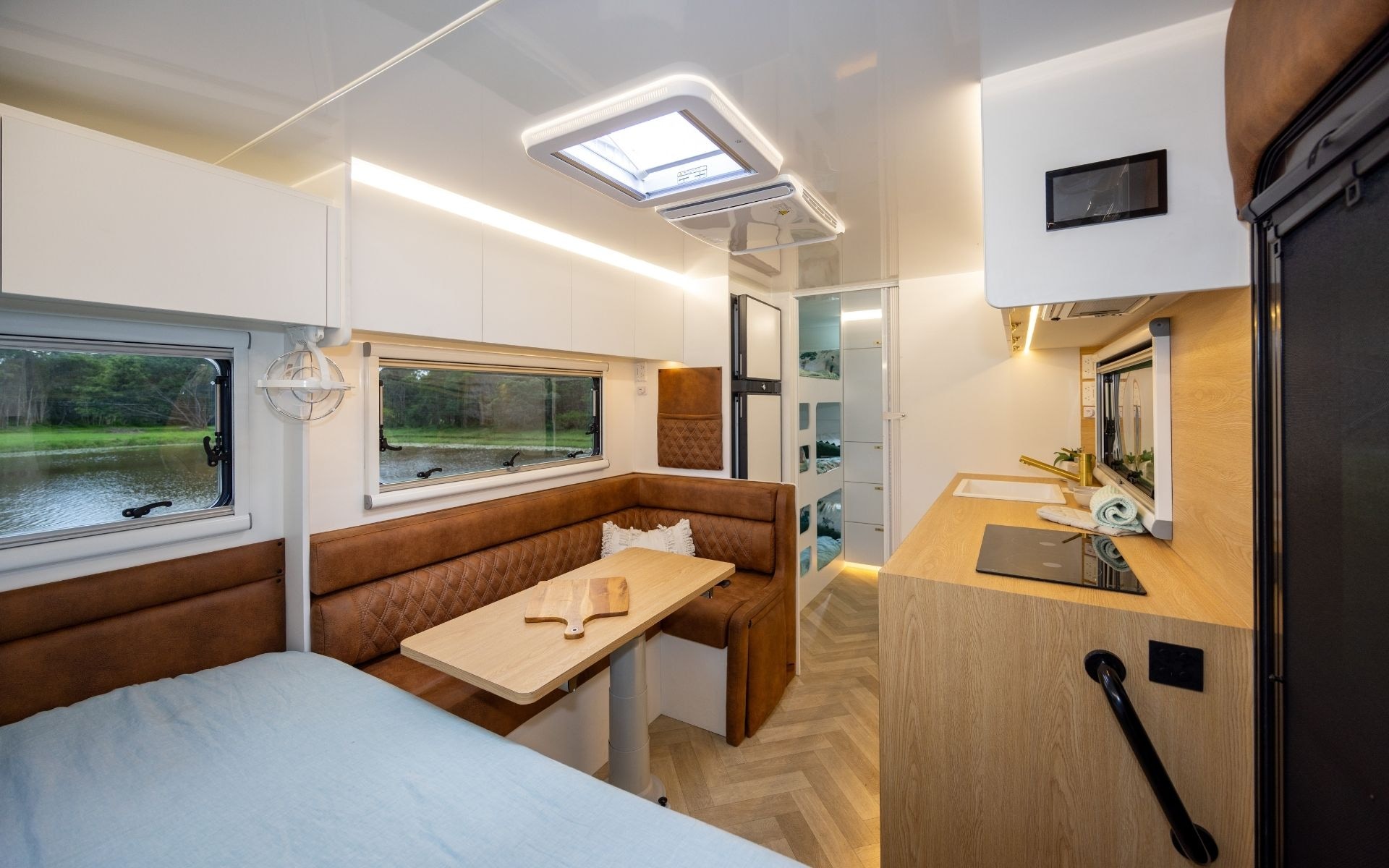 Sunseeker Caravans Wild Child photo 3 of 18
