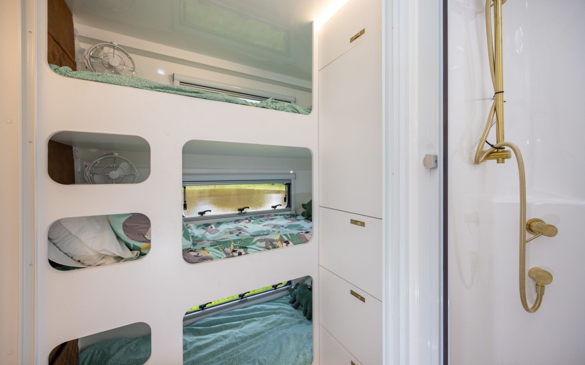 Sunseeker Caravans Wild Child photo 8 of 18