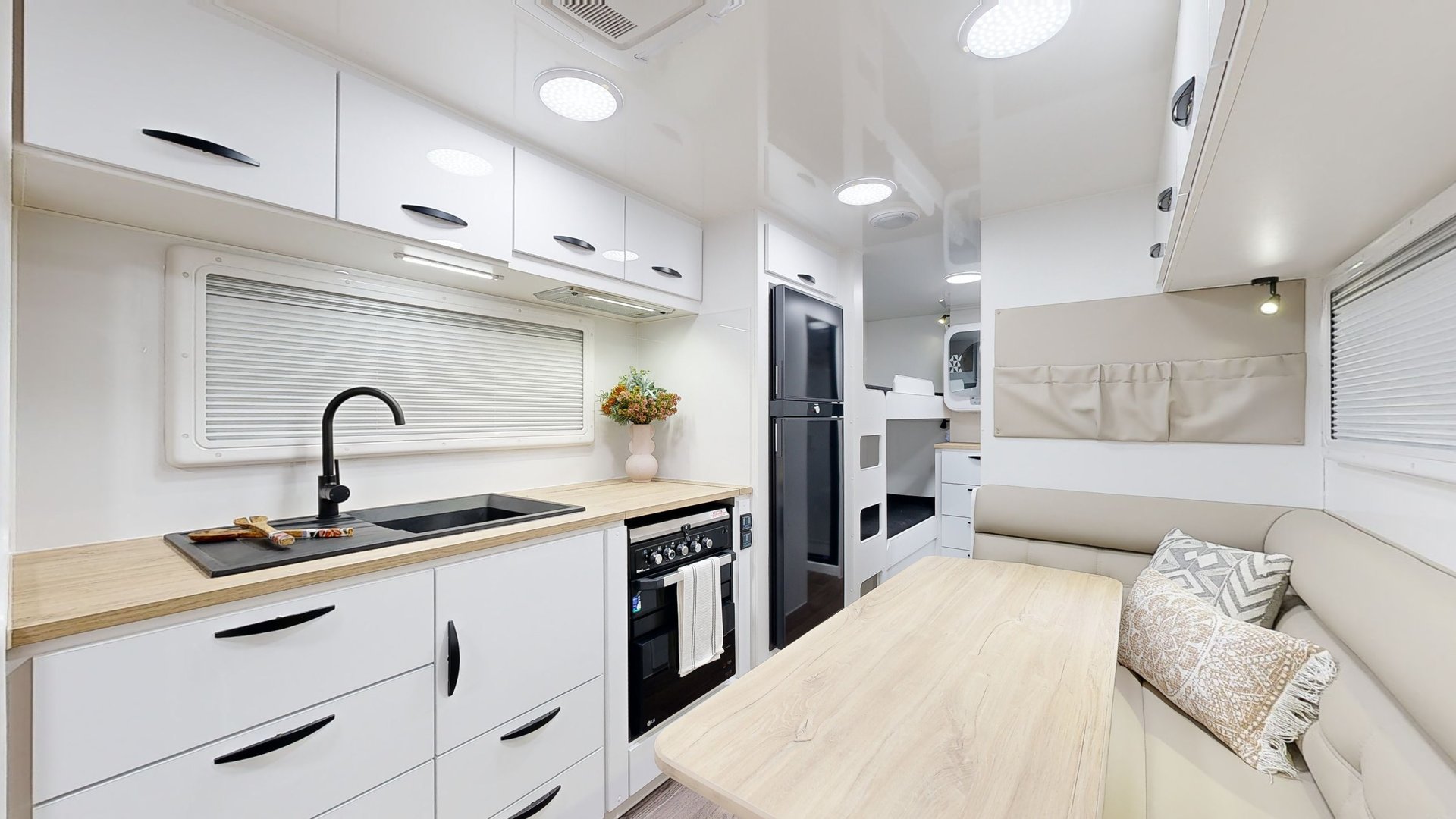 Supreme Caravans Eclipse Sunray photo 10 of 11