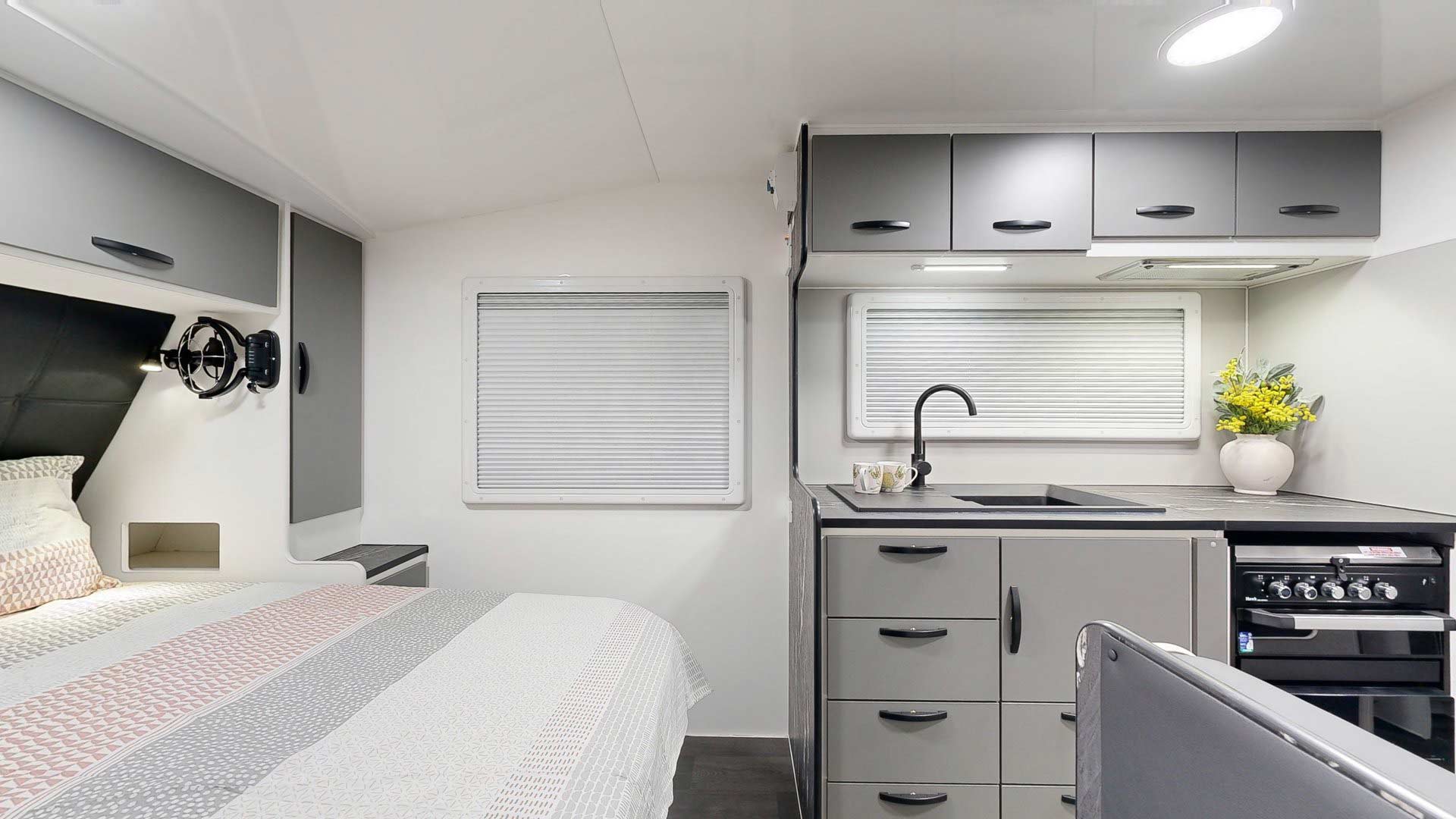 Supreme Caravans Eclipse Sunray photo 11 of 11