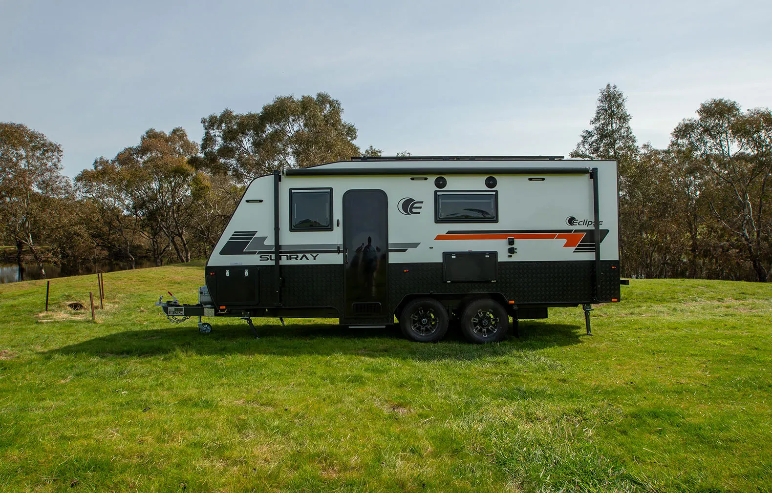 Supreme Caravans Eclipse Sunray photo 2 of 11
