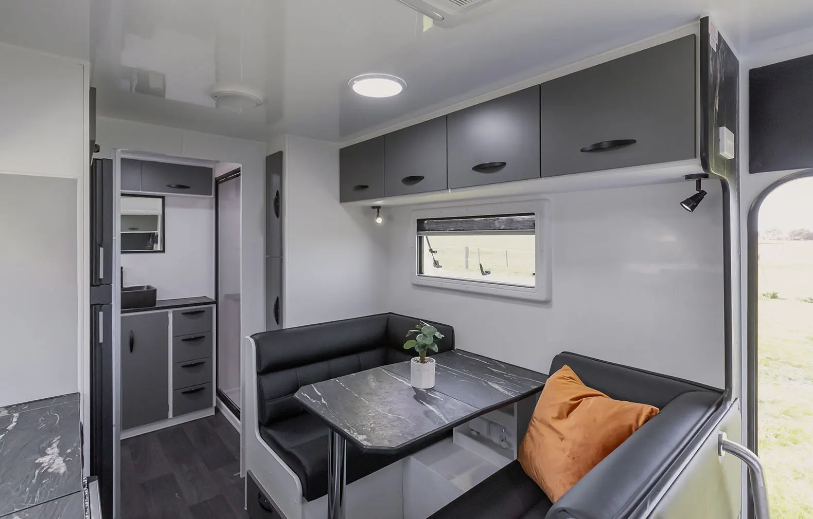 Supreme Caravans Eclipse Sunray photo 7 of 11