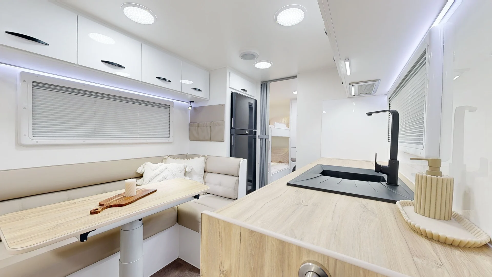 Supreme Caravans Eclipse Sunray photo 9 of 11