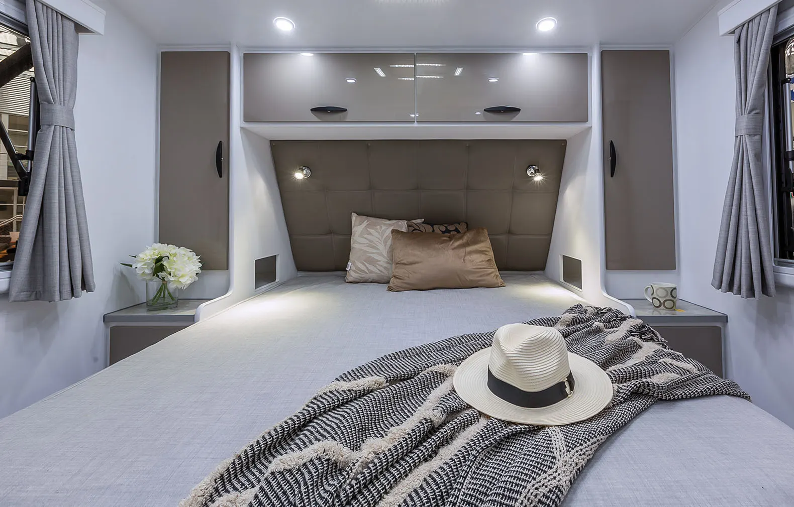 Supreme Caravans Executive photo 19 of 20