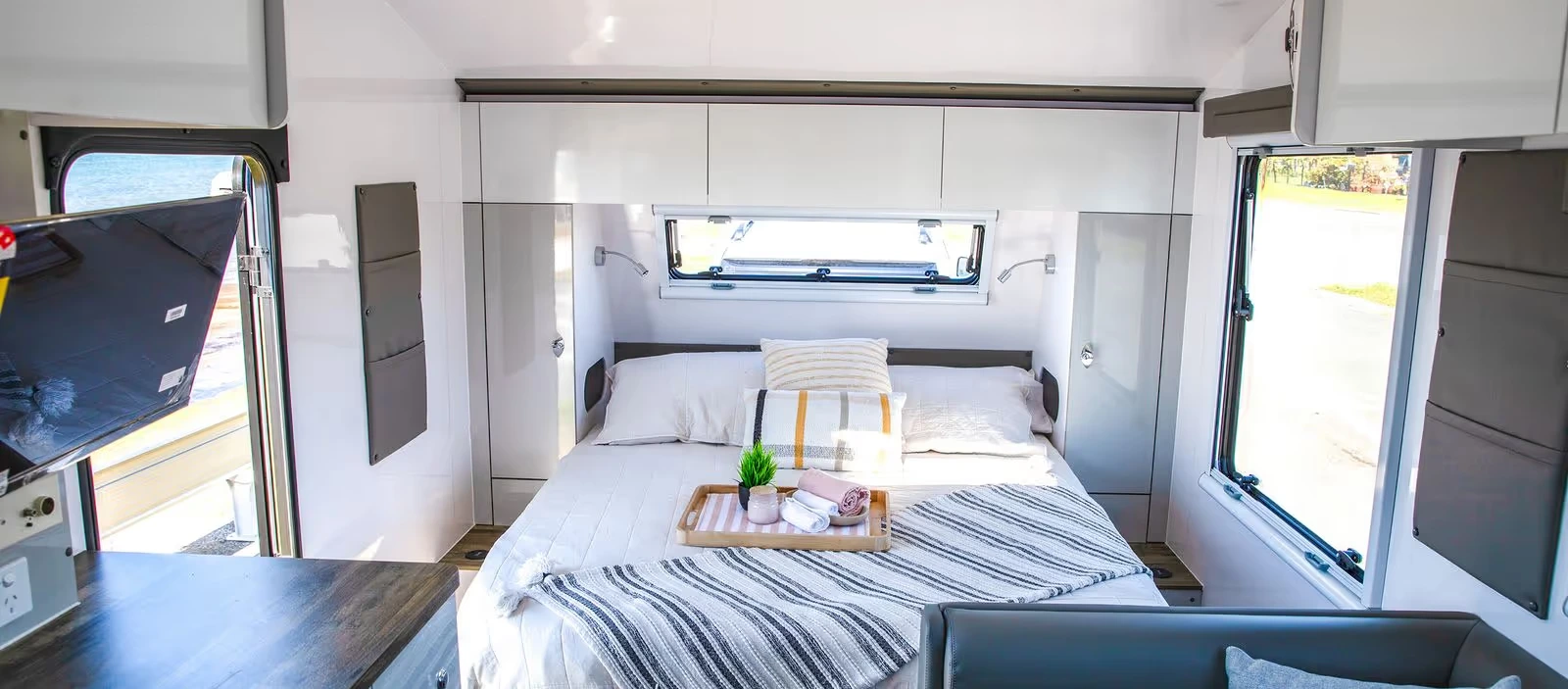 Titan Caravans Premium photo 4 of 4