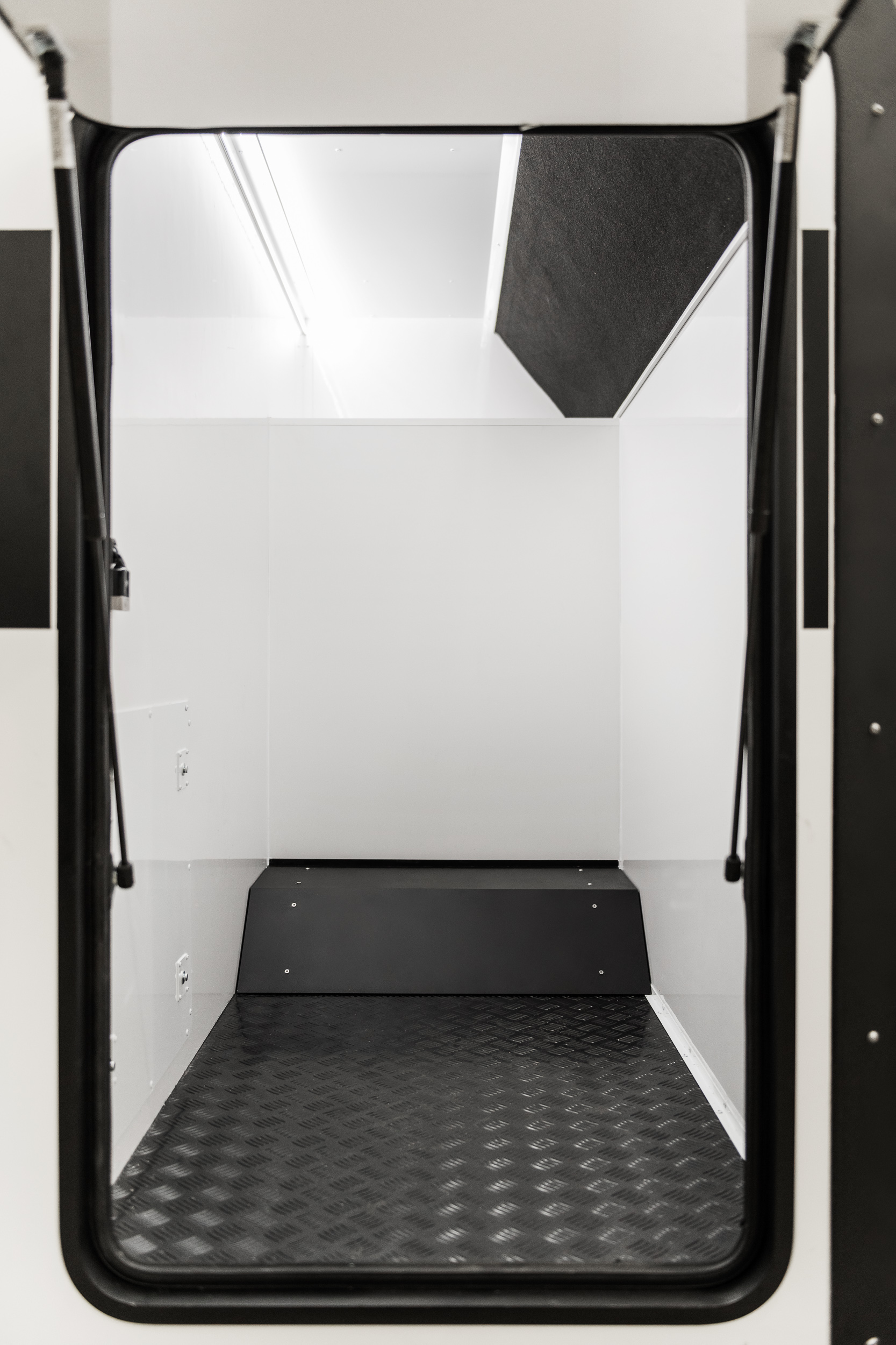Titanium Caravans CS1 photo 14 of 15