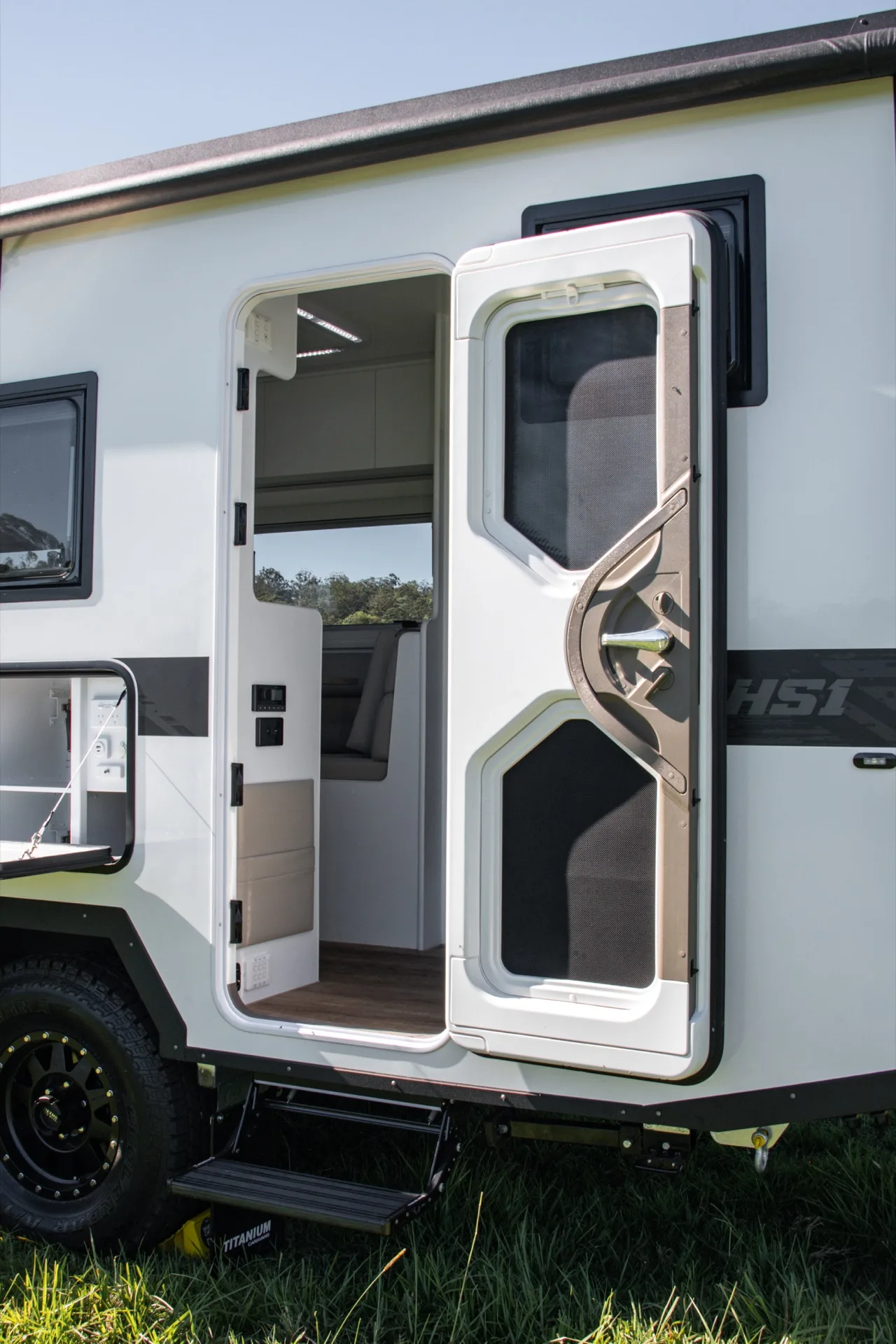 Titanium Caravans HS1 photo 10 of 17