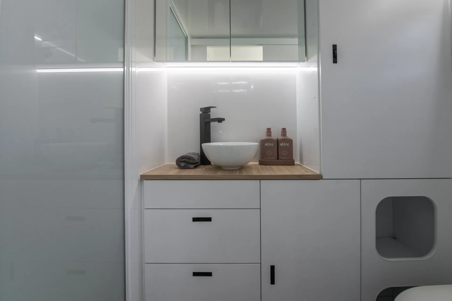 Titanium Caravans HS1 photo 16 of 17