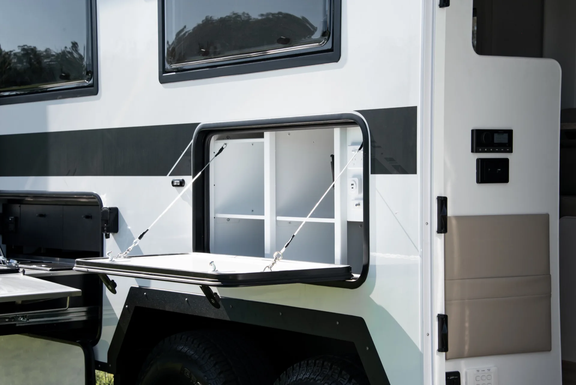 Titanium Caravans HS1 photo 8 of 17