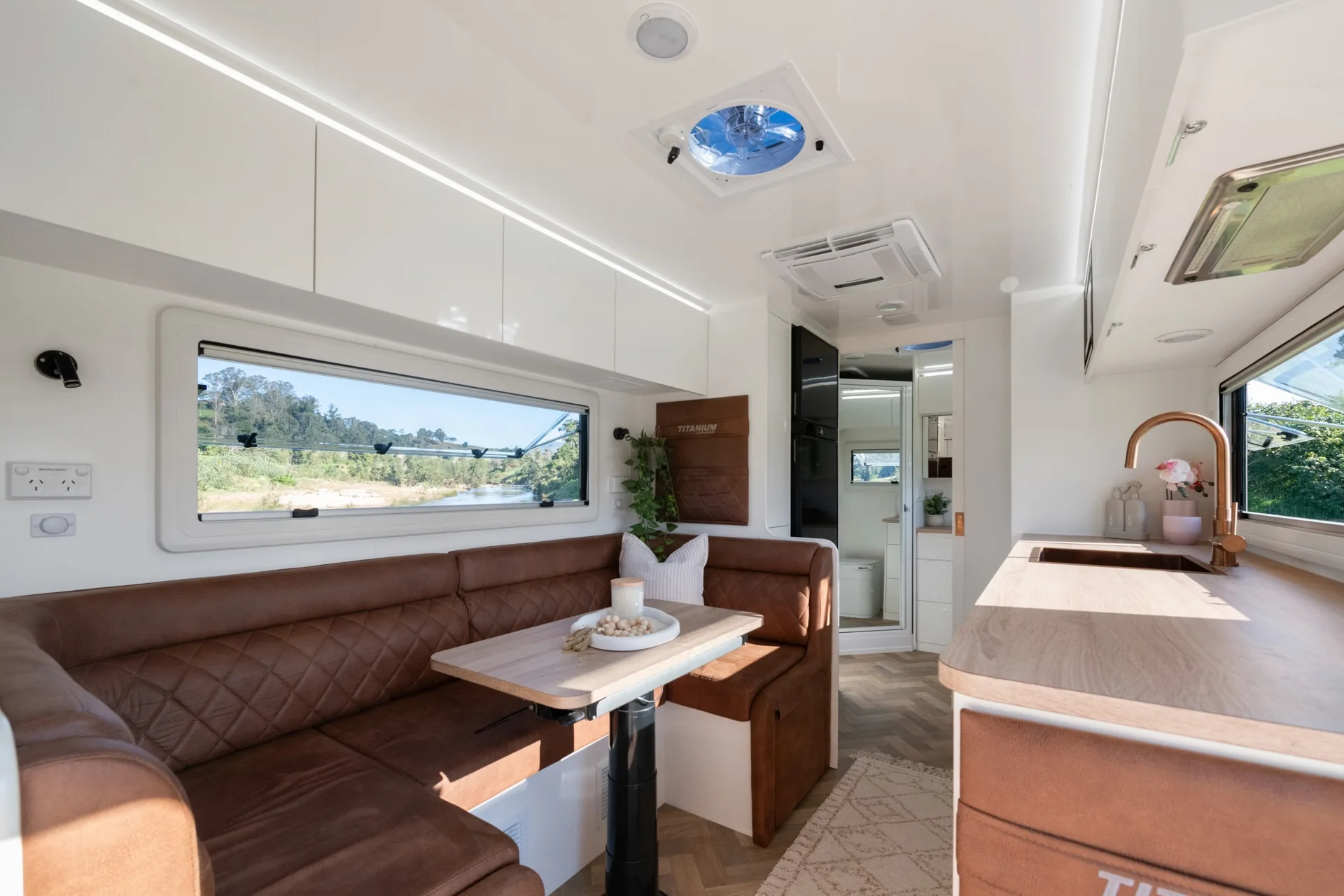 Titanium Caravans S4 photo 11 of 11