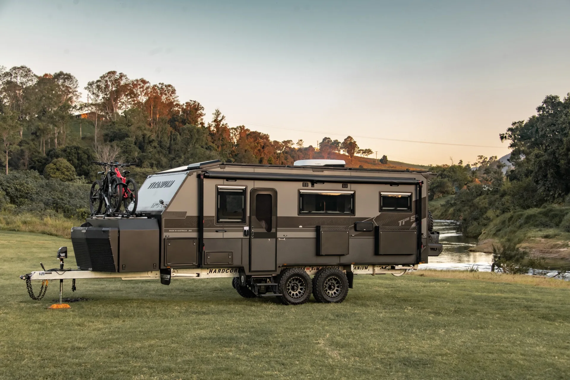 Titanium Caravans S4 photo 2 of 11