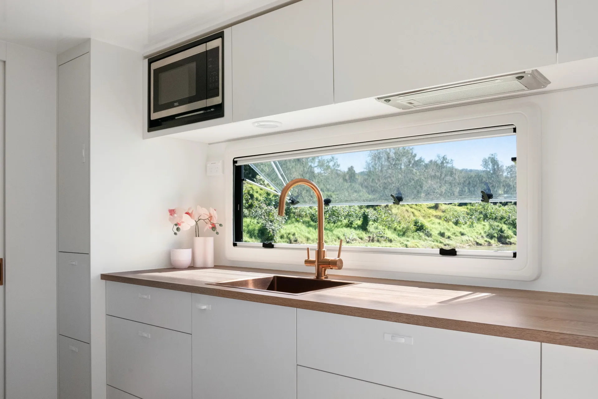 Titanium Caravans S4 photo 8 of 11