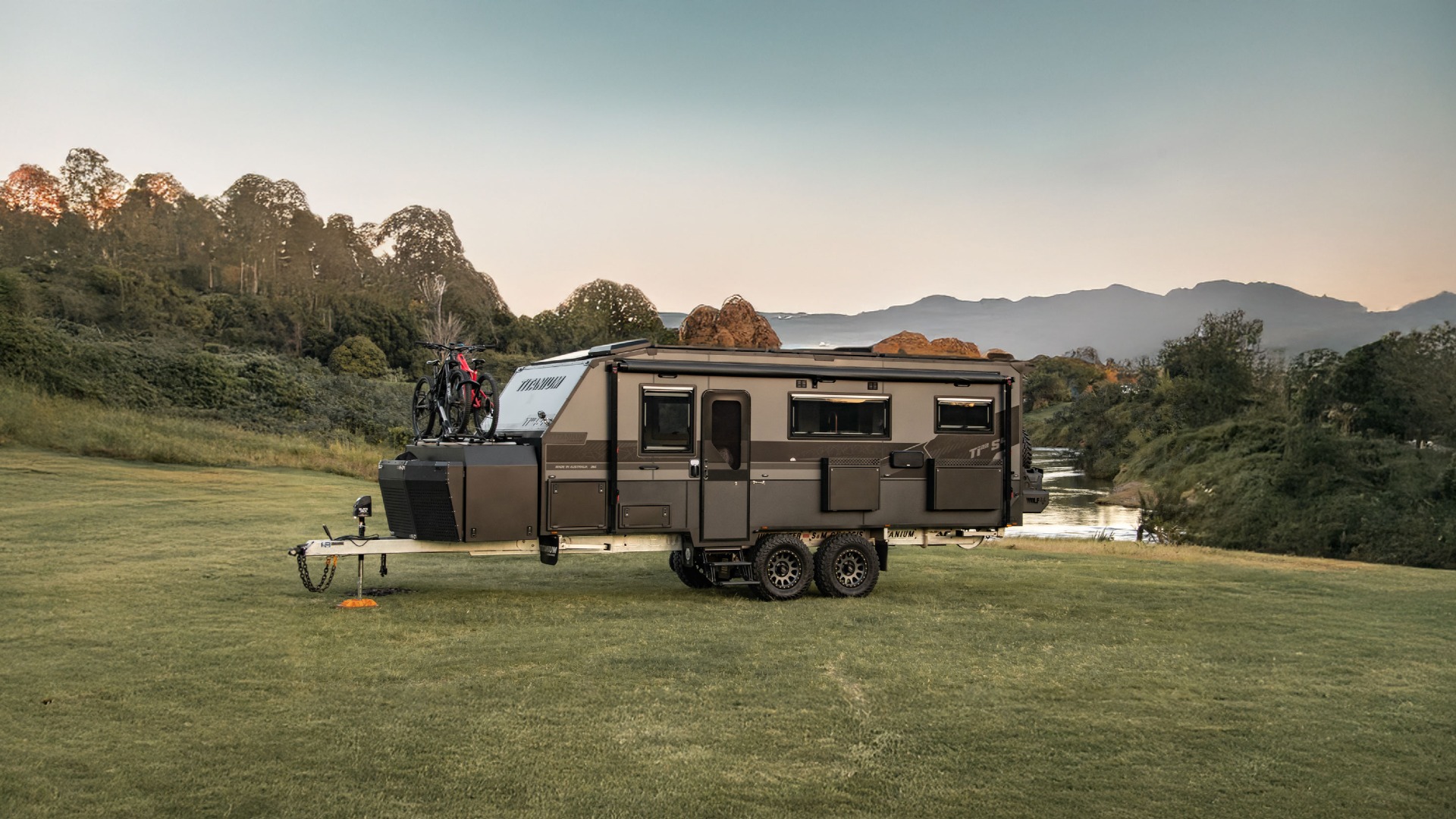 Titanium Caravans S4