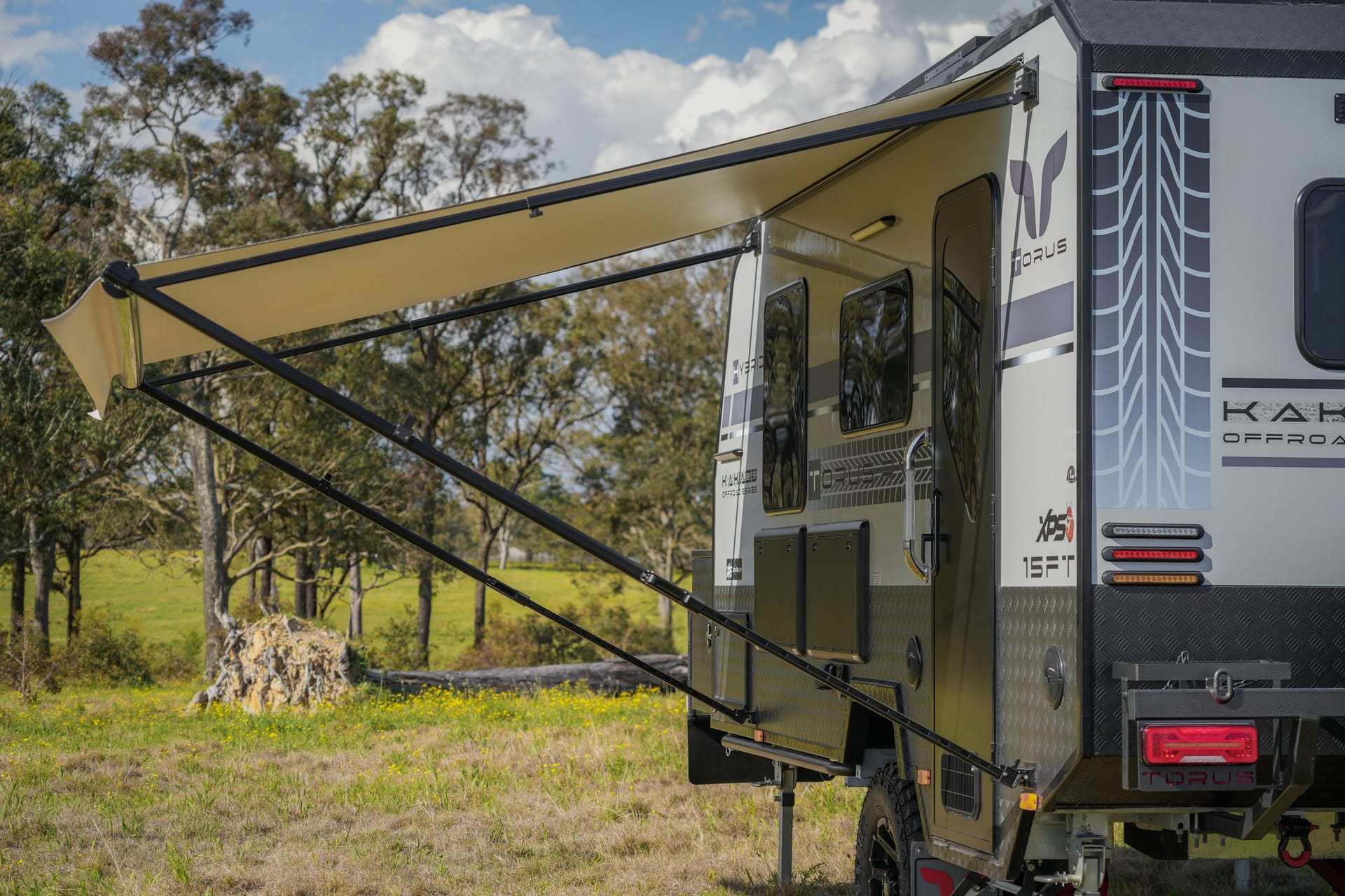 Torus RV 15FT Hybrid photo 2 of 6
