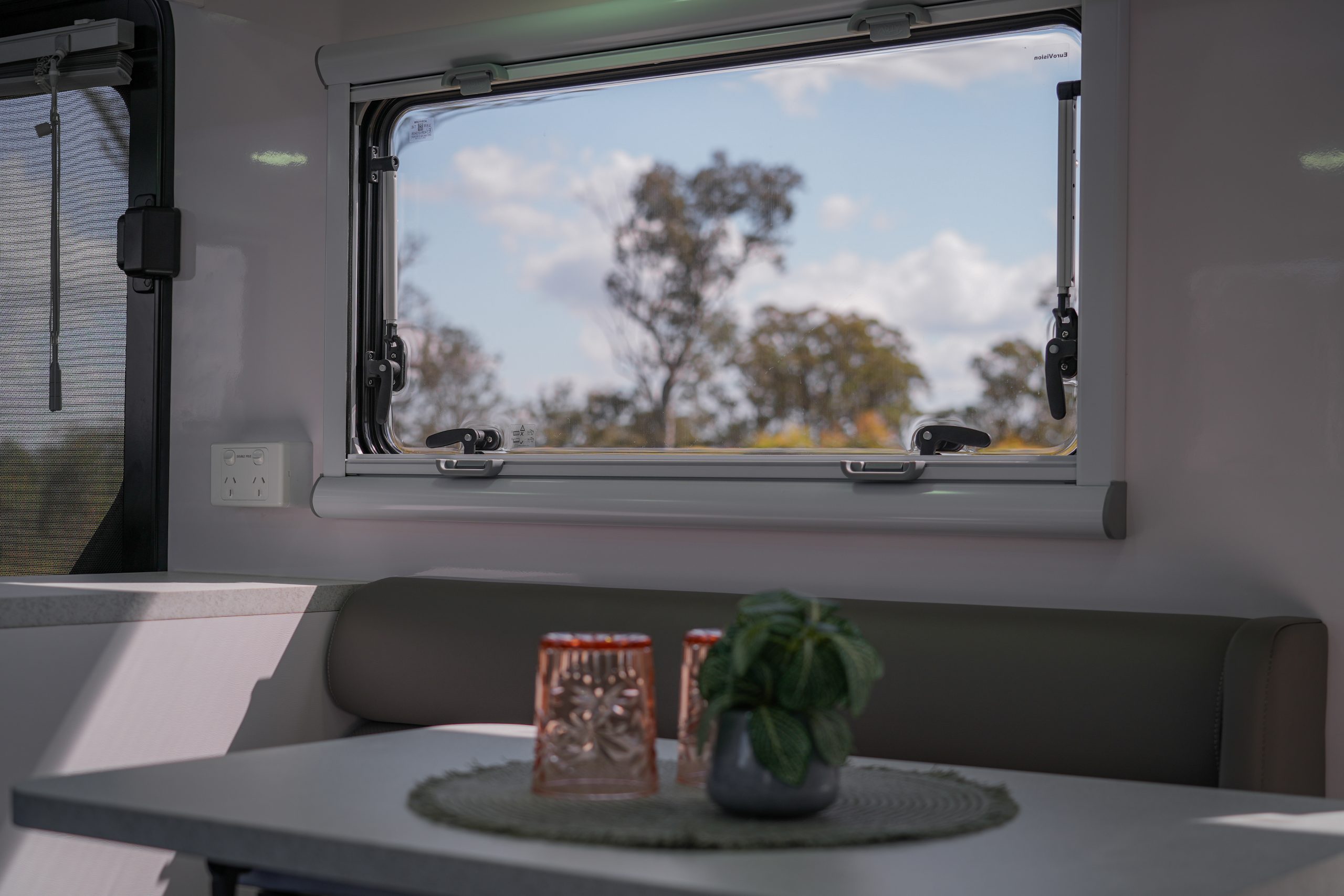 Torus RV 15FT Hybrid photo 5 of 6