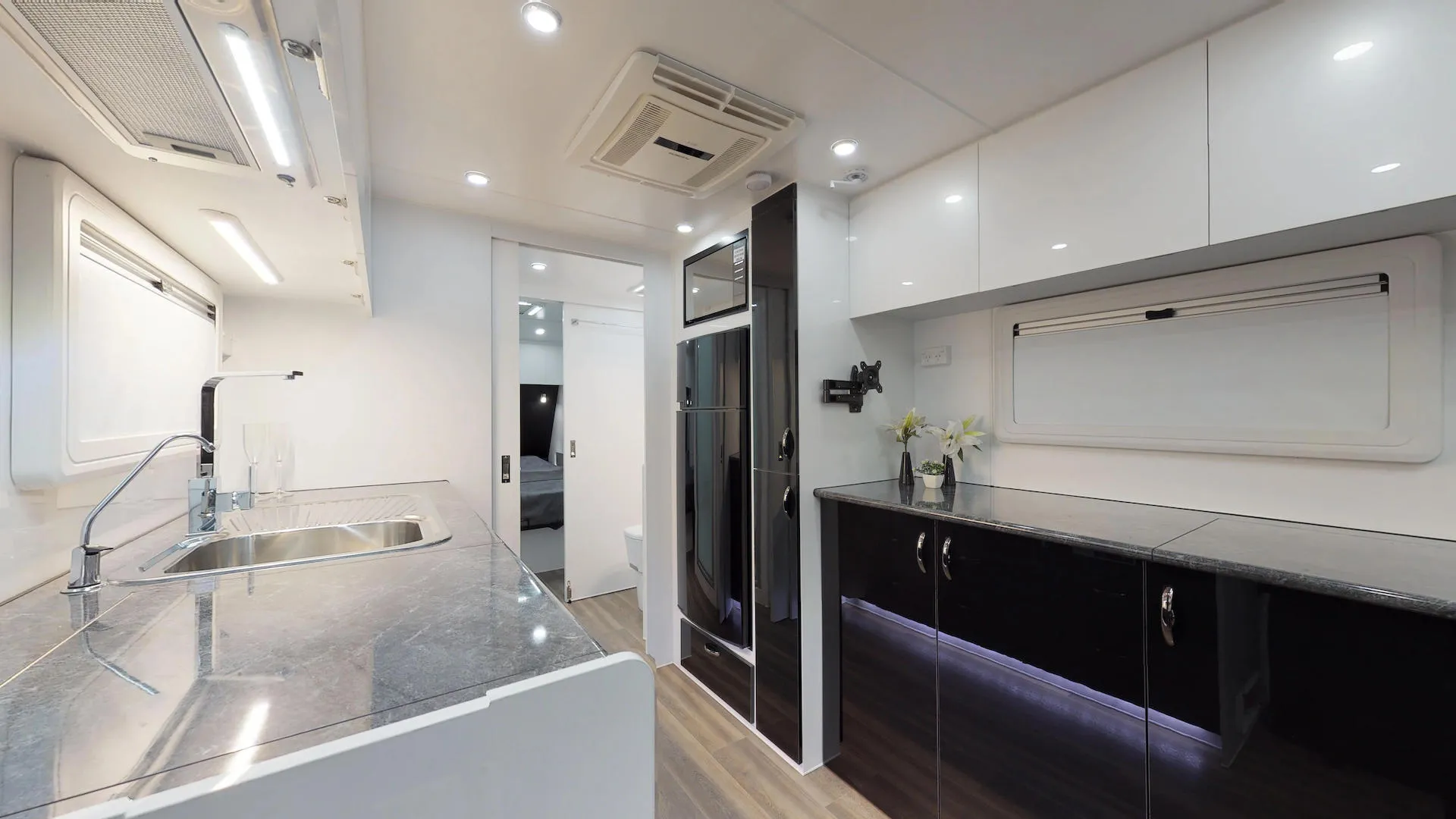 Urban Caravans Tungsten Tuff photo 4 of 8