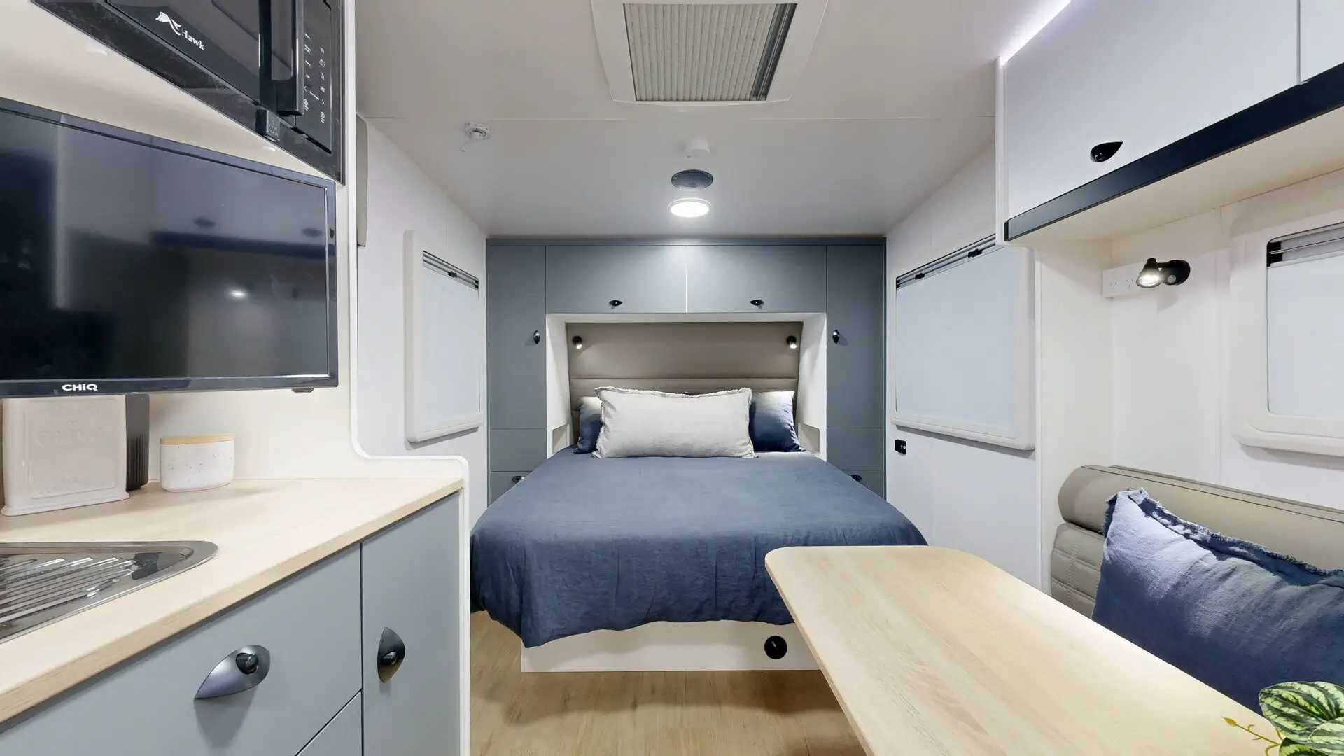 Viscount Caravans Family V3 photo 7 of 13