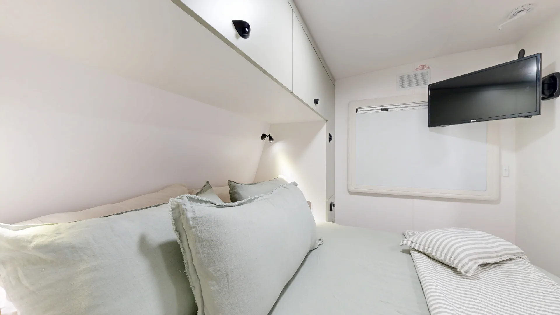 Viscount Caravans V1 Compact photo 8 of 13