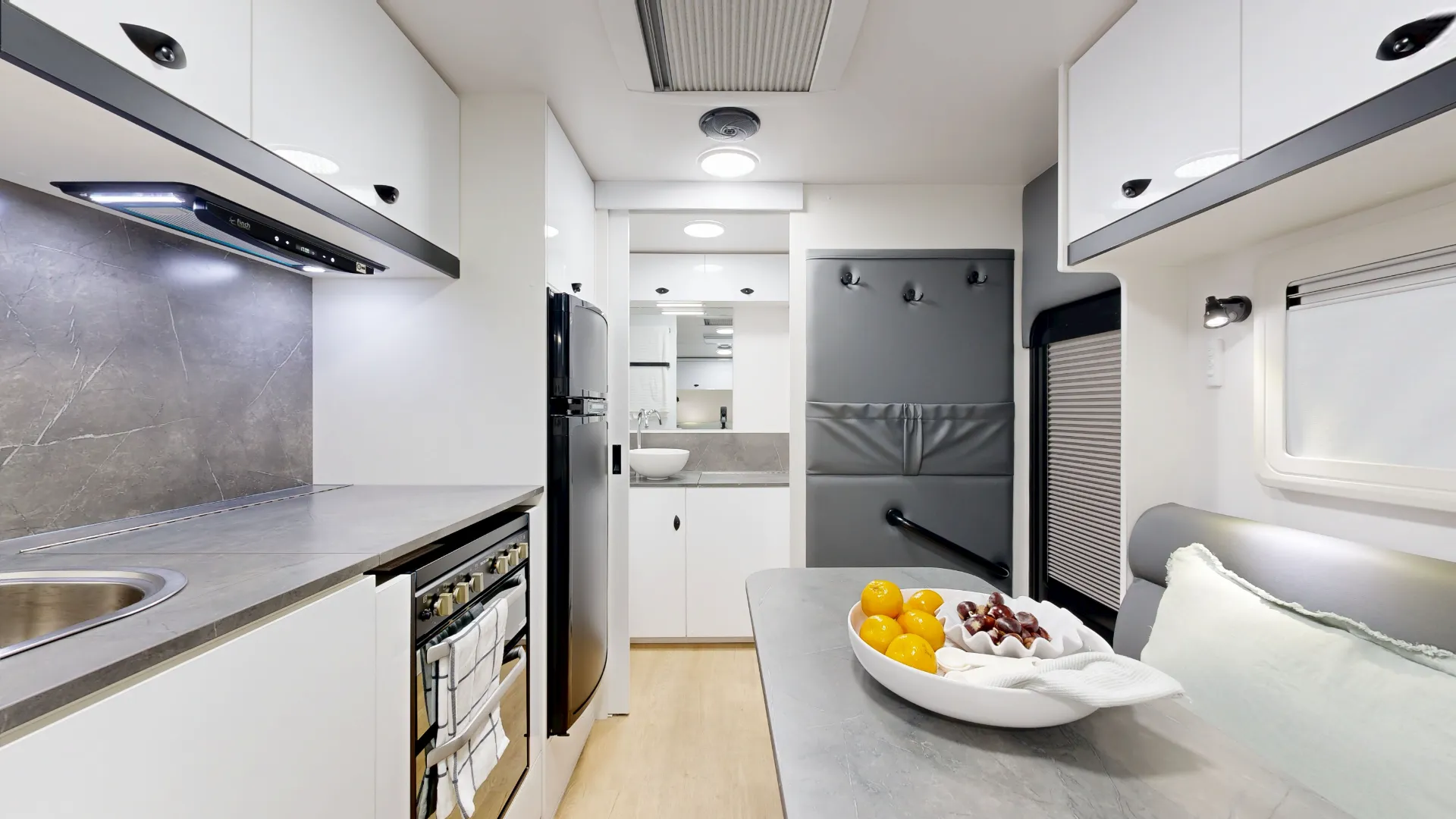 Viscount Caravans V1 photo 12 of 13