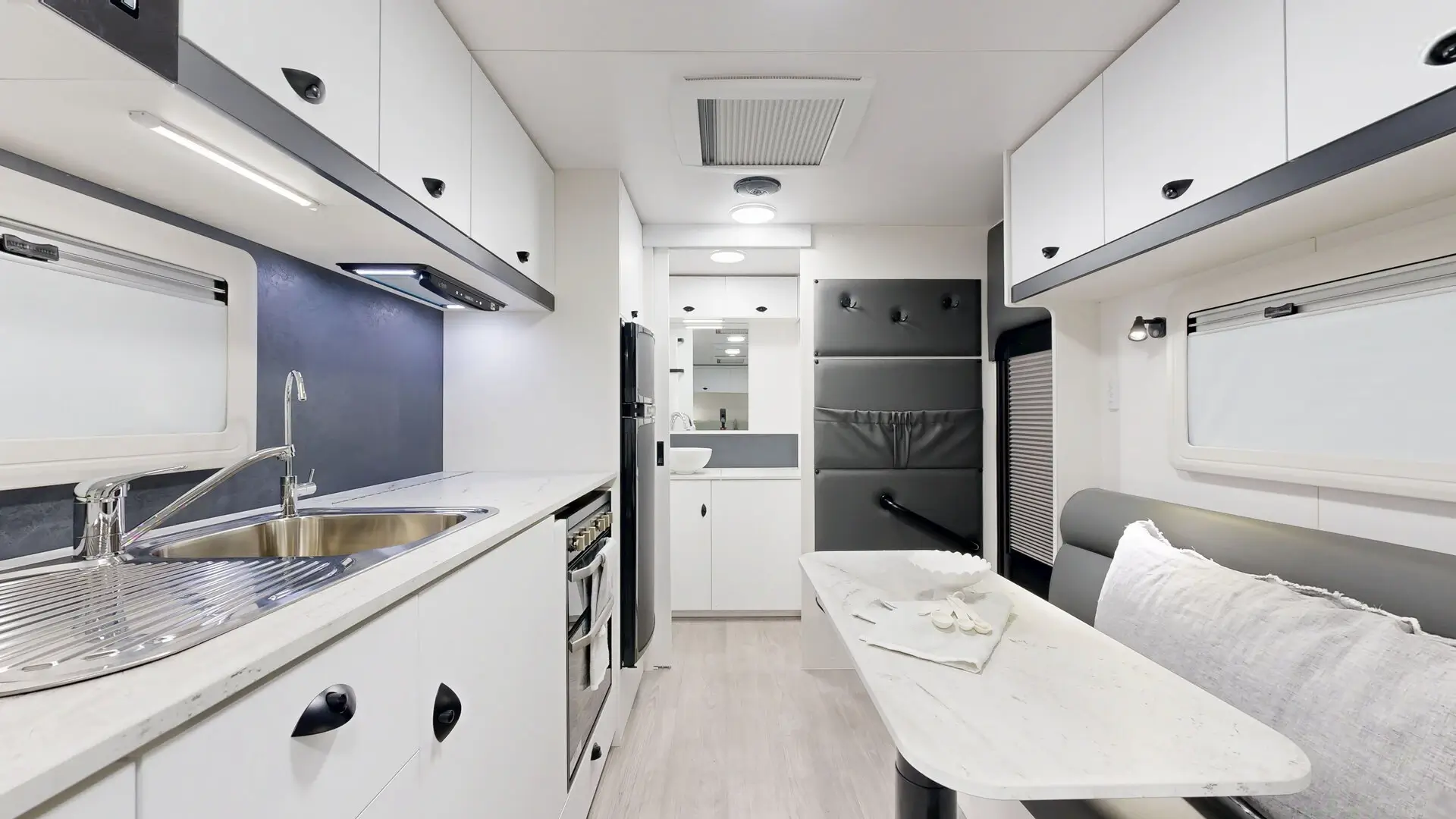 Viscount Caravans V2 photo 12 of 13