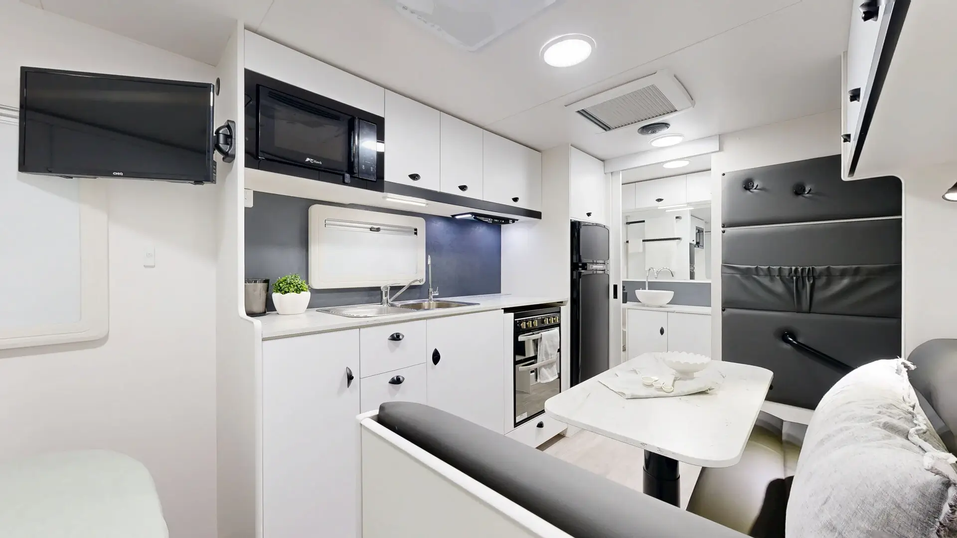 Viscount Caravans V2 photo 9 of 13