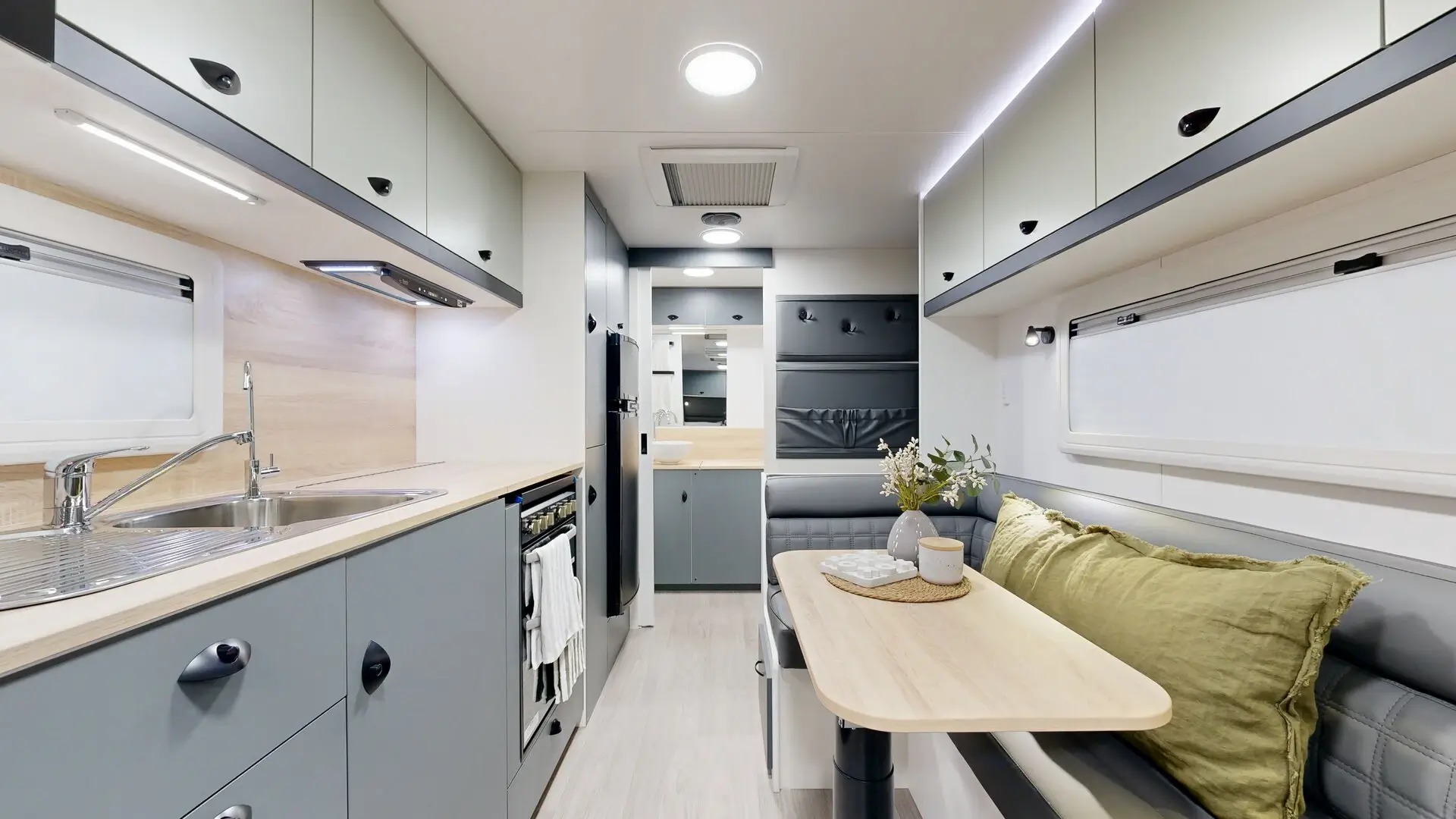 Viscount Caravans V3 photo 11 of 13