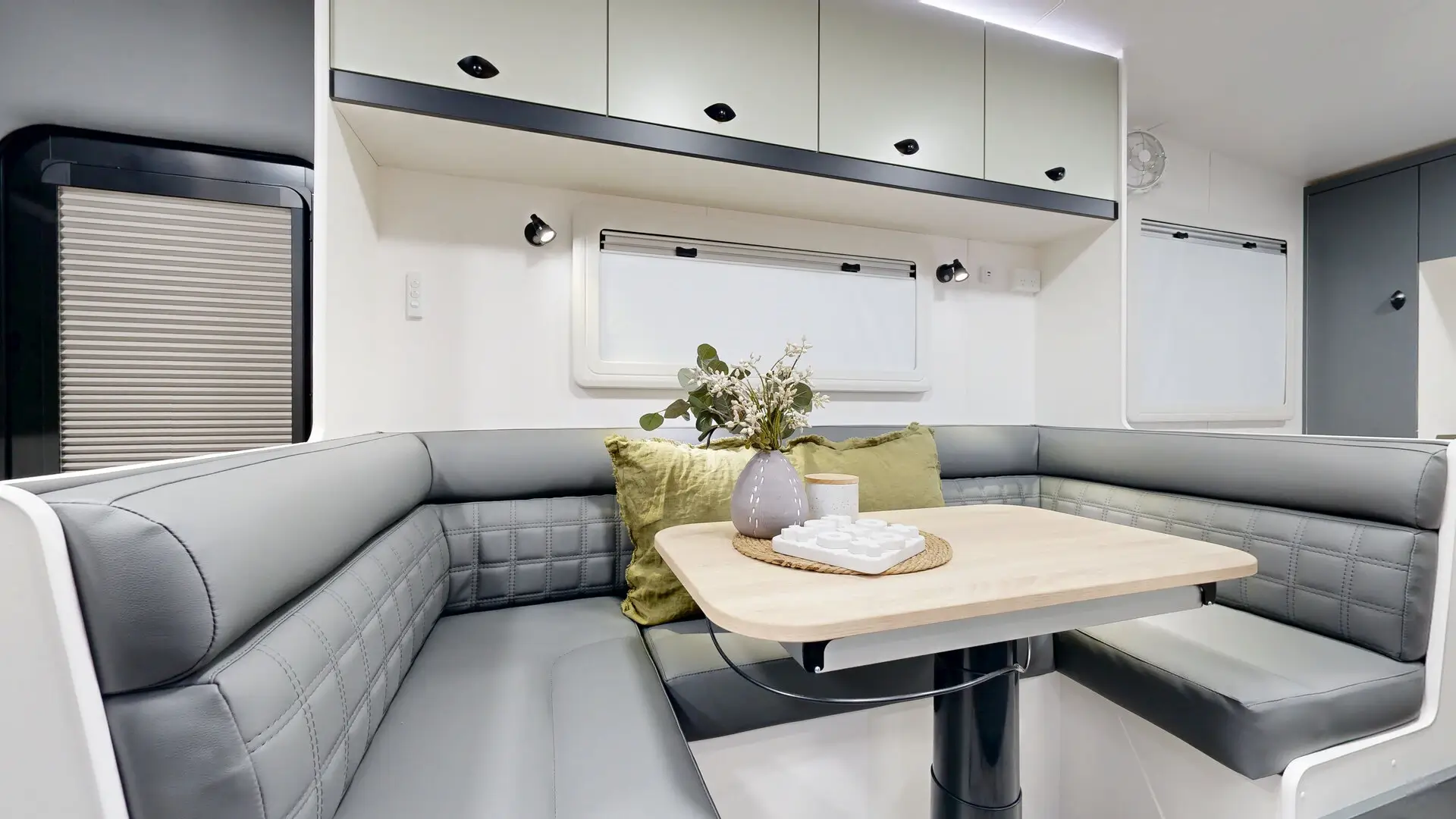 Viscount Caravans V3 photo 9 of 13