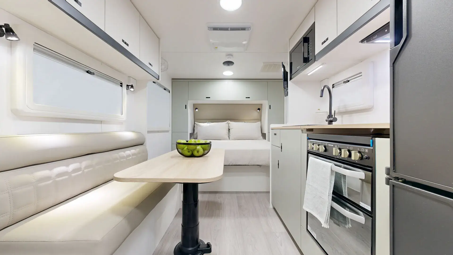 Viscount Caravans Wild Shark 1 photo 9 of 12