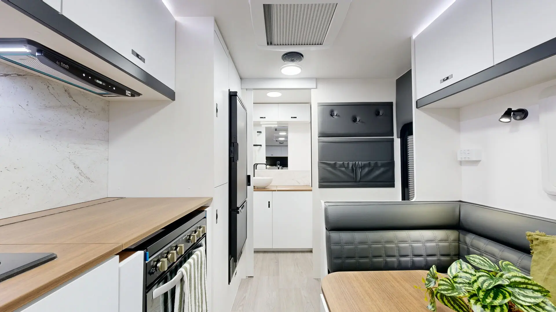 Viscount Caravans Wild Shark 3 photo 10 of 12