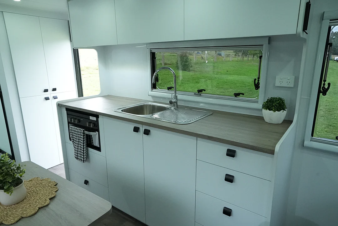 Vivid Caravans Voyager 20' photo 3 of 8