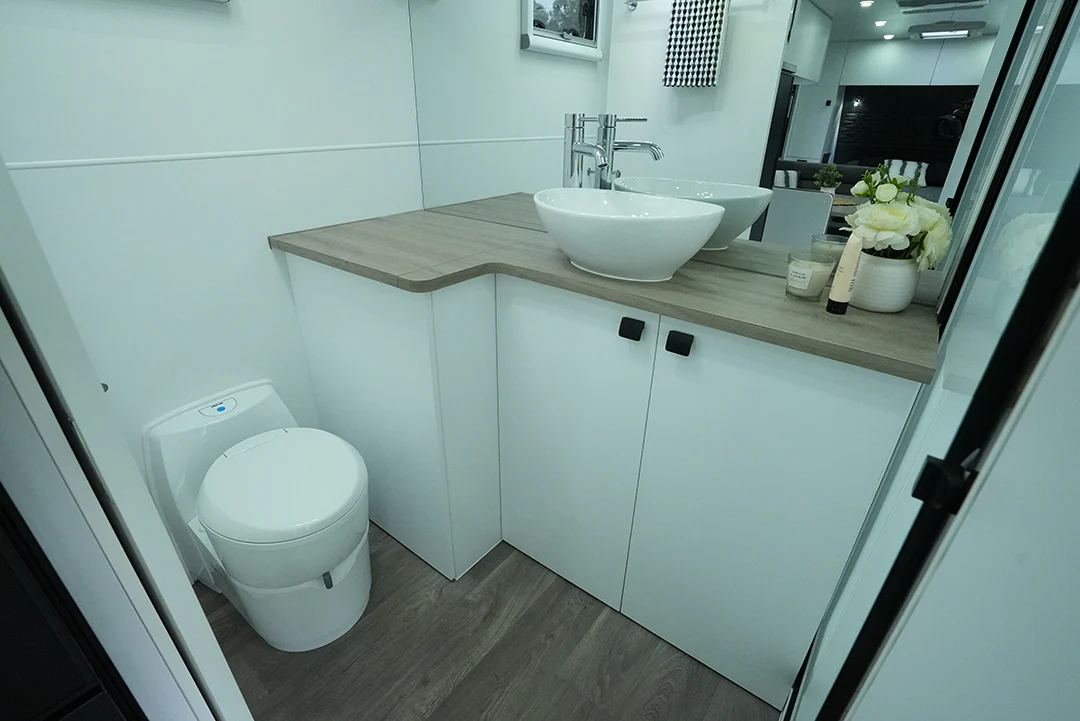 Vivid Caravans Voyager 20' photo 4 of 8