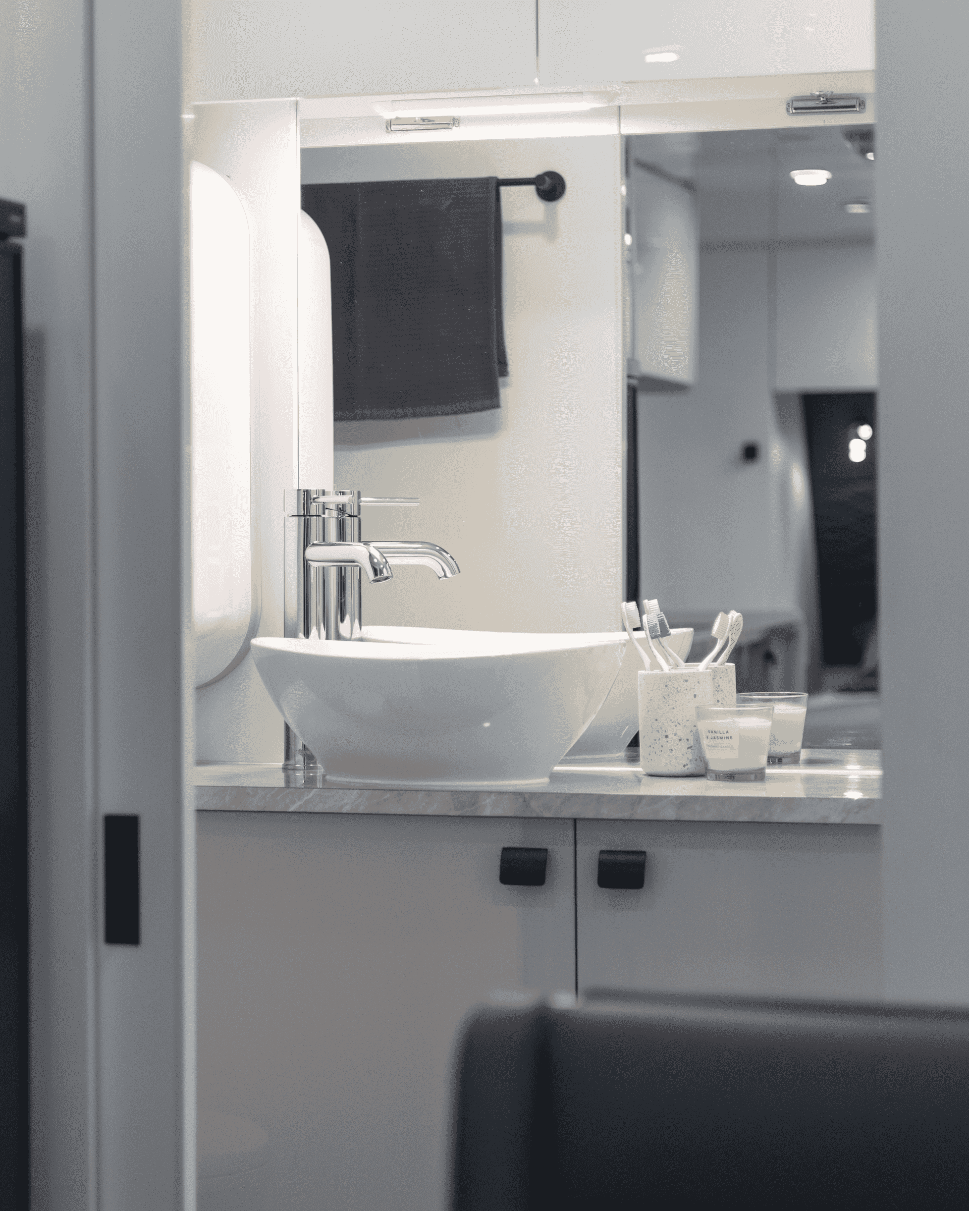 Vivid Caravans Voyager 20' photo 6 of 8