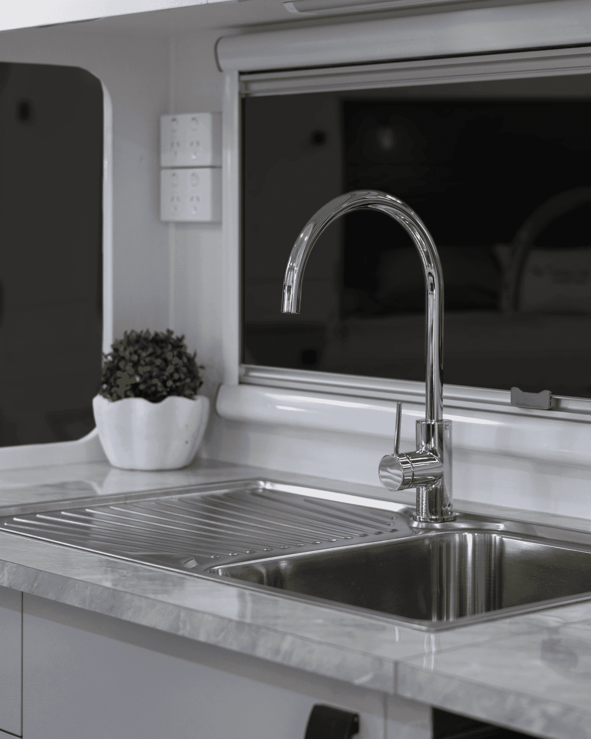 Vivid Caravans Voyager 20' photo 8 of 8