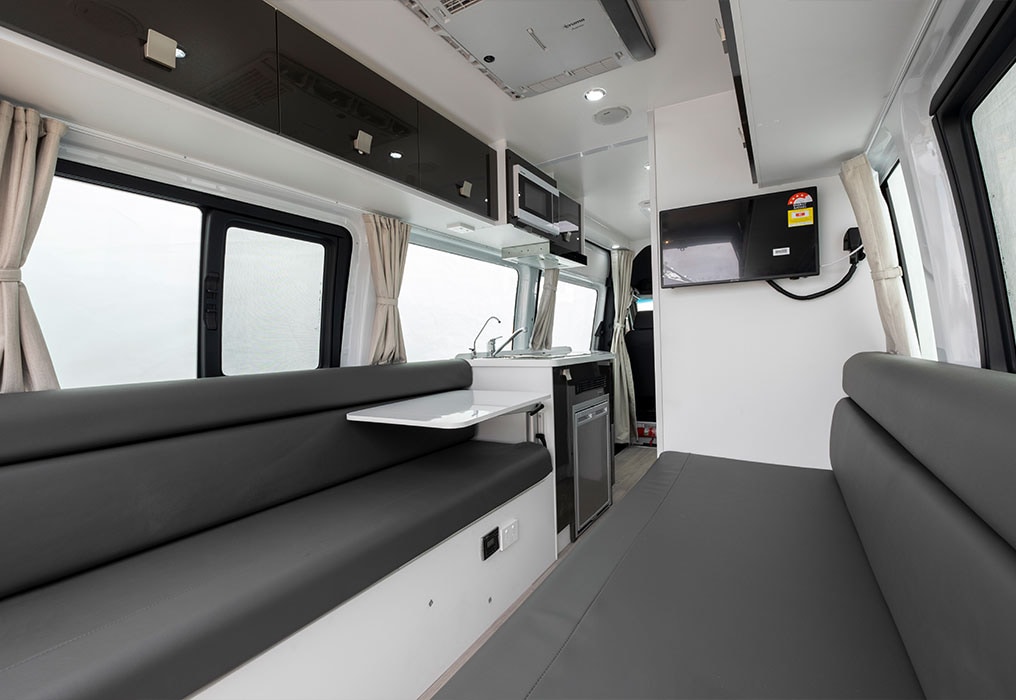 Winnebago Bondi 4S photo 11 of 12