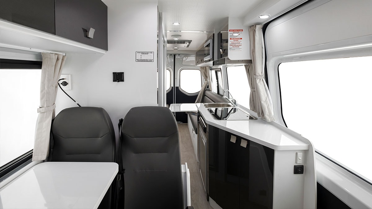 Winnebago Bondi 4S photo 8 of 12