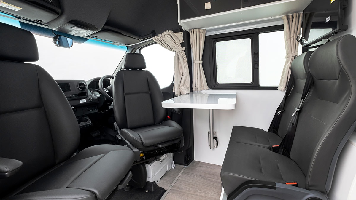 Winnebago Bondi 4S photo 9 of 12
