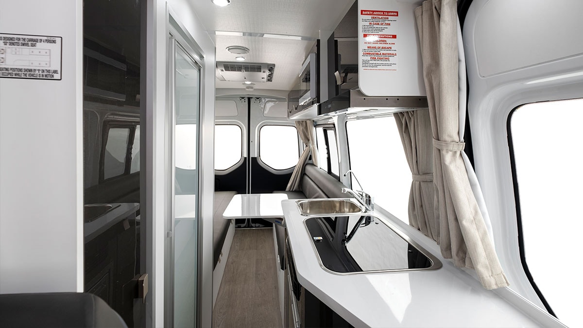 Winnebago Bondi 4S photo 10 of 12