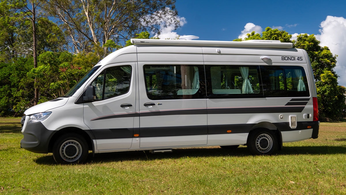 Winnebago Bondi 4S photo 2 of 12