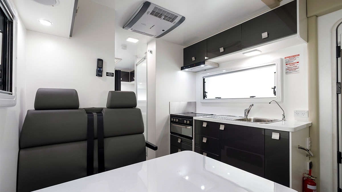 Winnebago Burleigh photo 7 of 12
