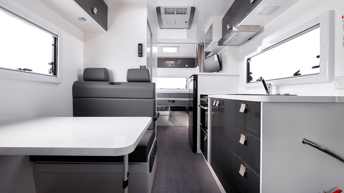 Winnebago Byron photo 7 of 12